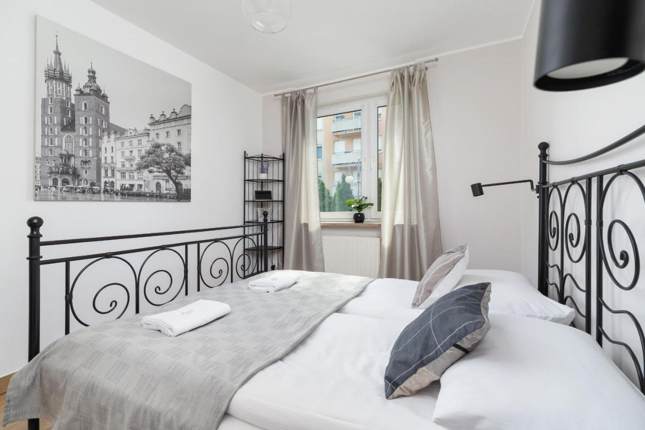 Pleasant Apartment With Terrace Cracow By Noclegi Renters Kraków Exteriör bild