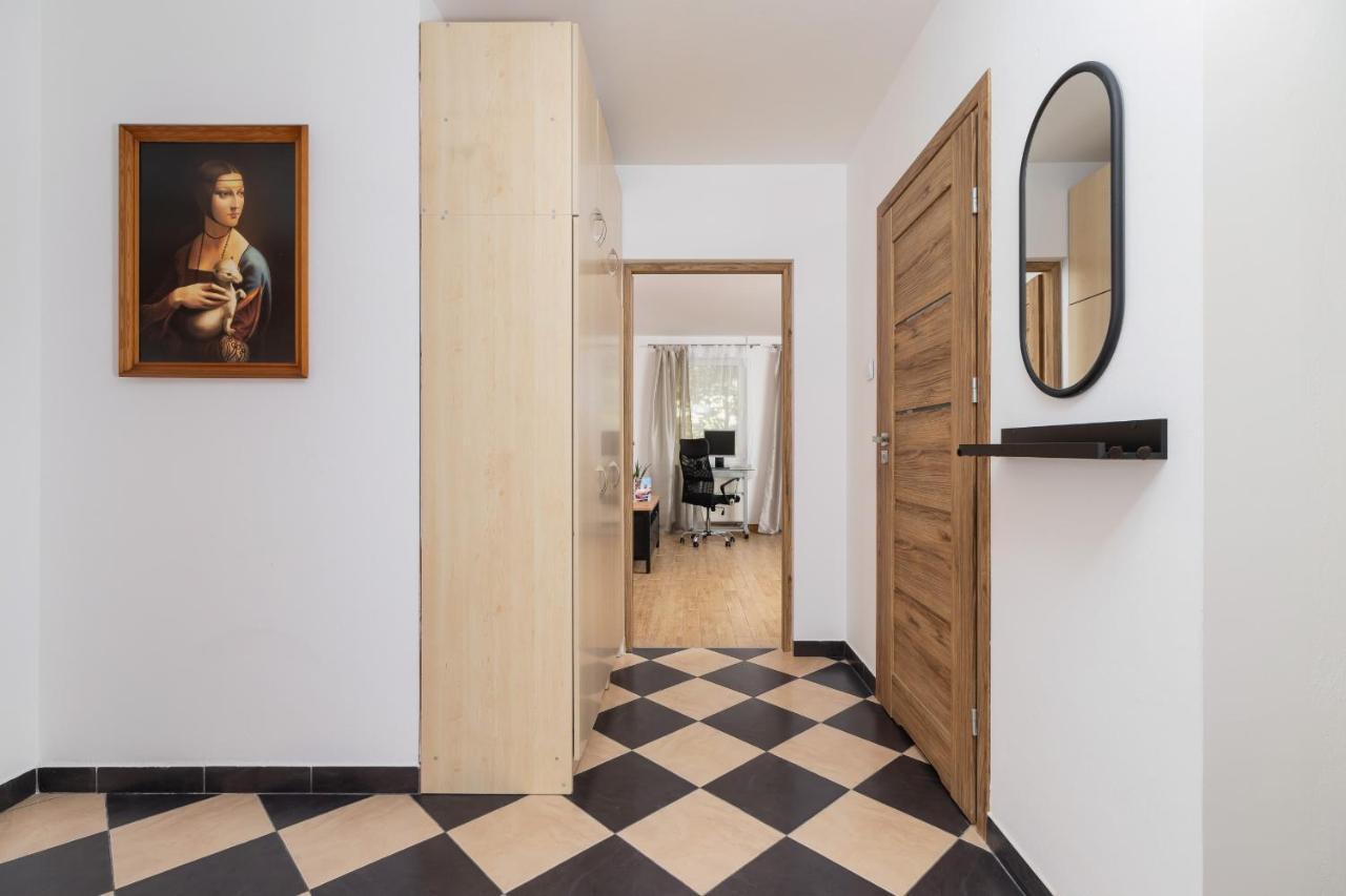 Pleasant Apartment With Terrace Cracow By Noclegi Renters Kraków Exteriör bild