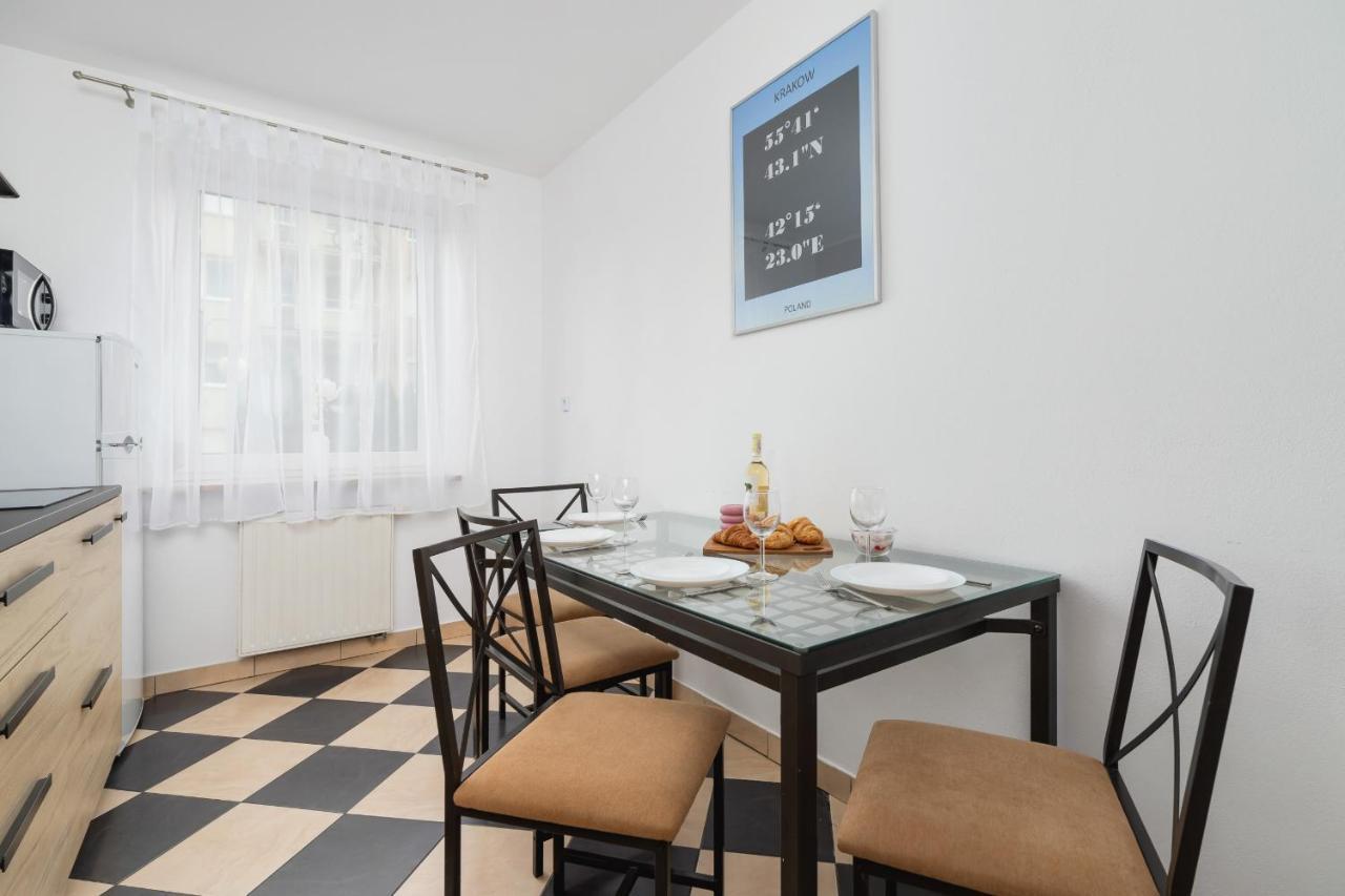 Pleasant Apartment With Terrace Cracow By Noclegi Renters Kraków Exteriör bild